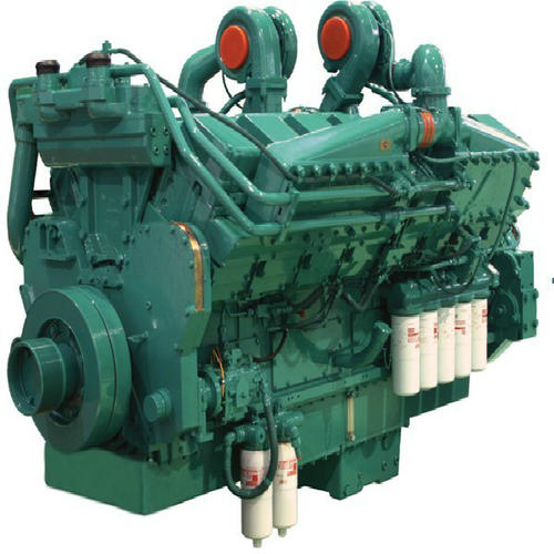 康明斯柴油機(jī)(圖1)